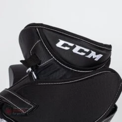 CCM Axis Senior Goalie Catcher - 580 Break Angle -Hockey Sales Shop ccm catchers ccm axis senior goalie catcher 580 break angle 14364030500930