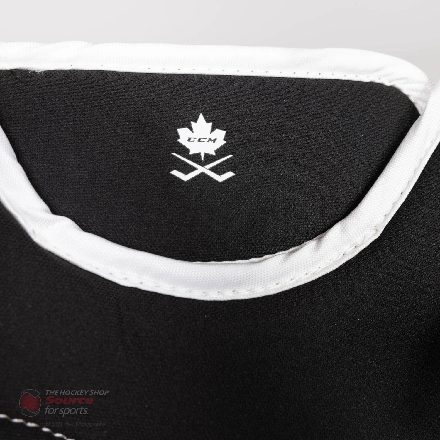 CCM Extreme Flex 5 Senior Goalie Catcher - 600 Break Angle 15 CCM Extreme Flex 5 Senior Goalie Catcher - 600 Break Angle - Image 13