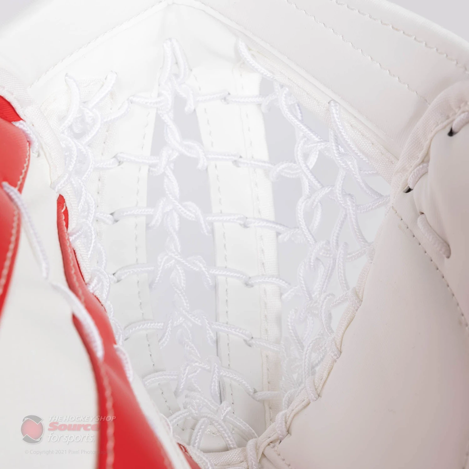 CCM Extreme Flex E5.5 Youth Goalie Catcher 6 CCM Extreme Flex E5.5 Youth Goalie Catcher - Image 4