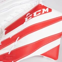 CCM Extreme Flex E5.5 Youth Goalie Catcher 17 CCM Extreme Flex E5.5 Youth Goalie Catcher -Hockey Sales Shop ccm catchers ccm extreme flex e5 5 youth goalie catcher 27972558979138