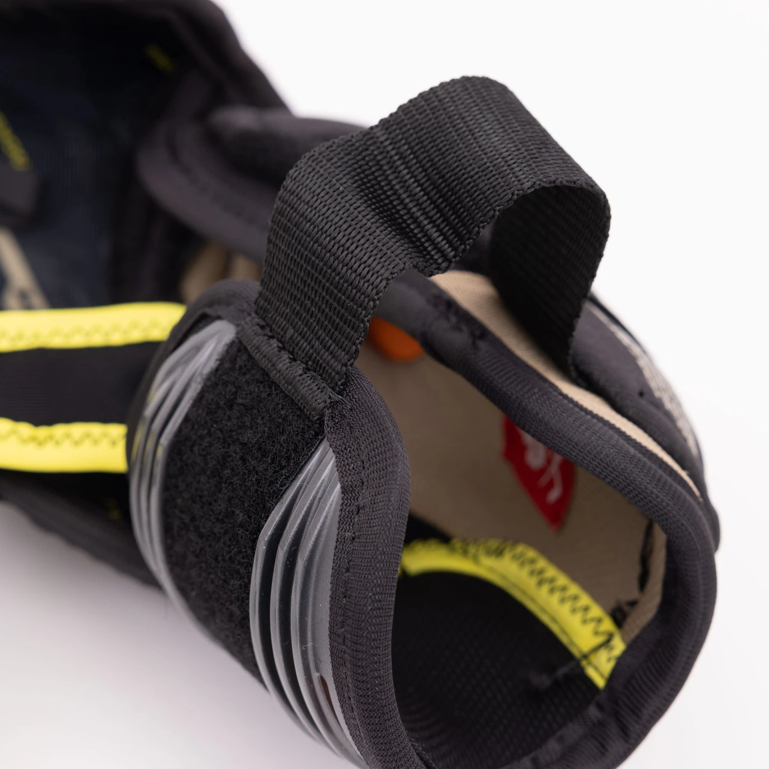 CCM Tacks AS-V Pro Junior Hockey Elbow Pads 11 CCM Tacks AS-V Pro Junior Hockey Elbow Pads - Image 9