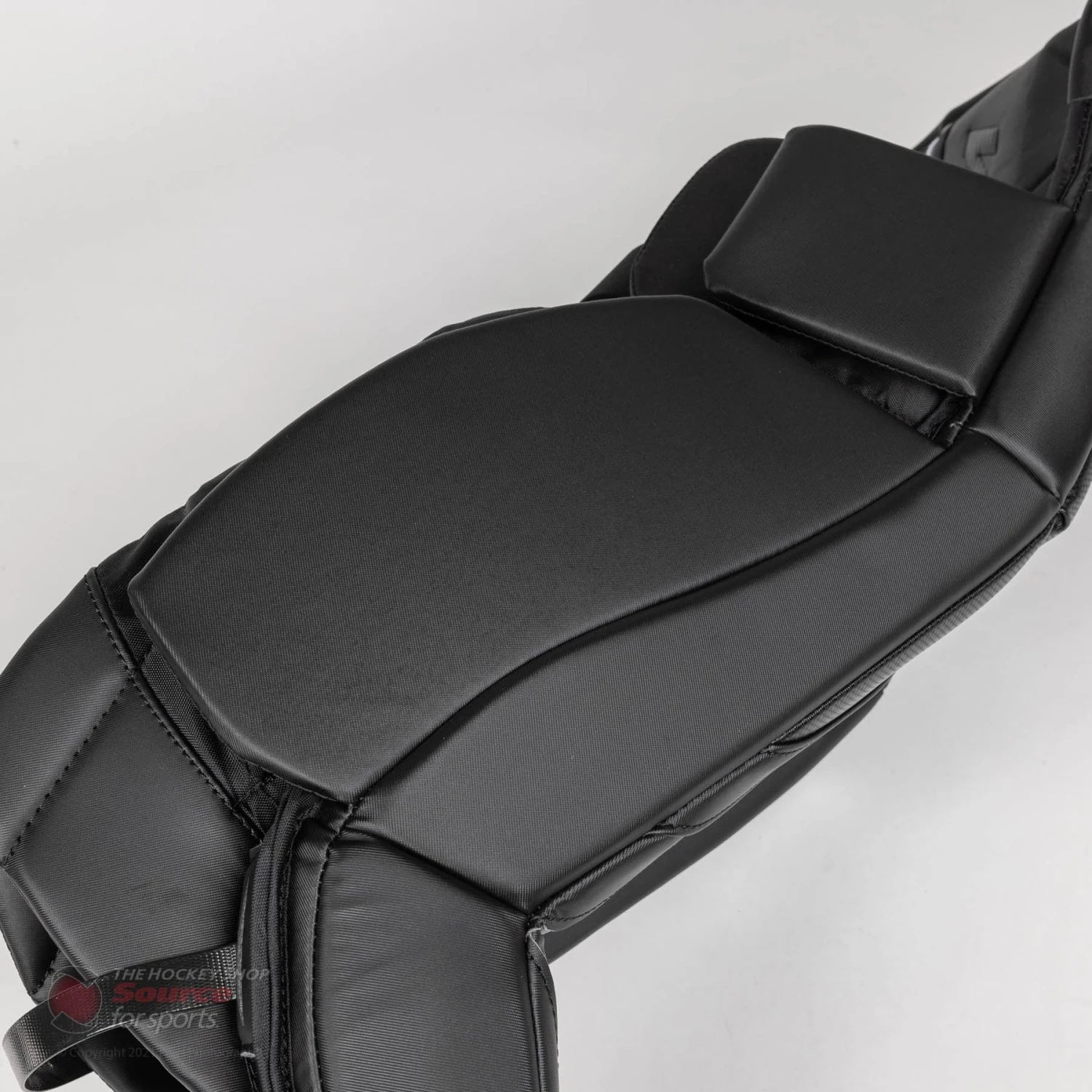 CCM Extreme Flex E5.5 Junior Goalie Leg Pads - Source Exclusive 10 CCM Extreme Flex E5.5 Junior Goalie Leg Pads - Source Exclusive - Image 8