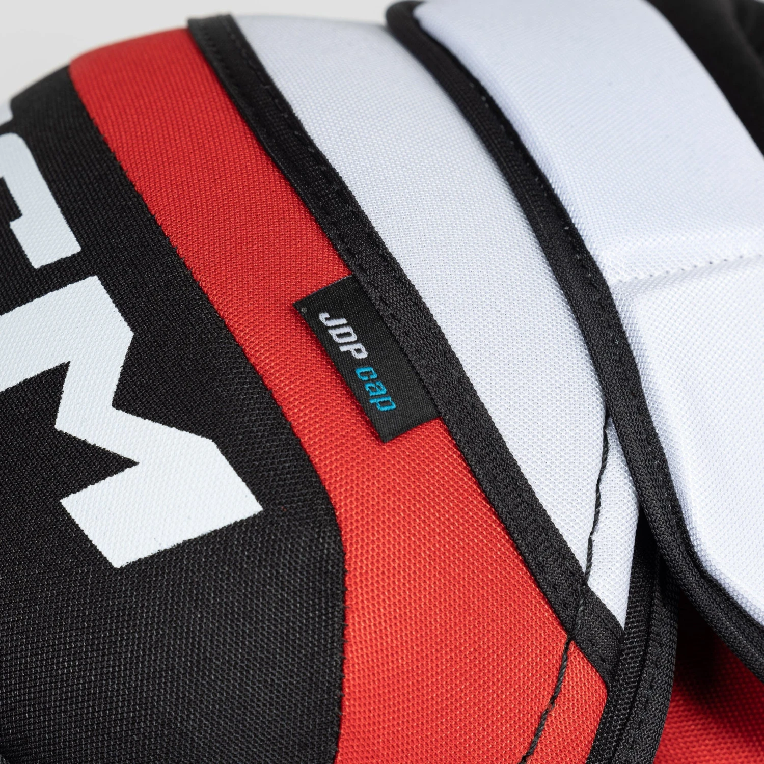 CCM Jetspeed FT680 Junior Hockey Shoulder Pads 6 CCM Jetspeed FT680 Junior Hockey Shoulder Pads - Image 4