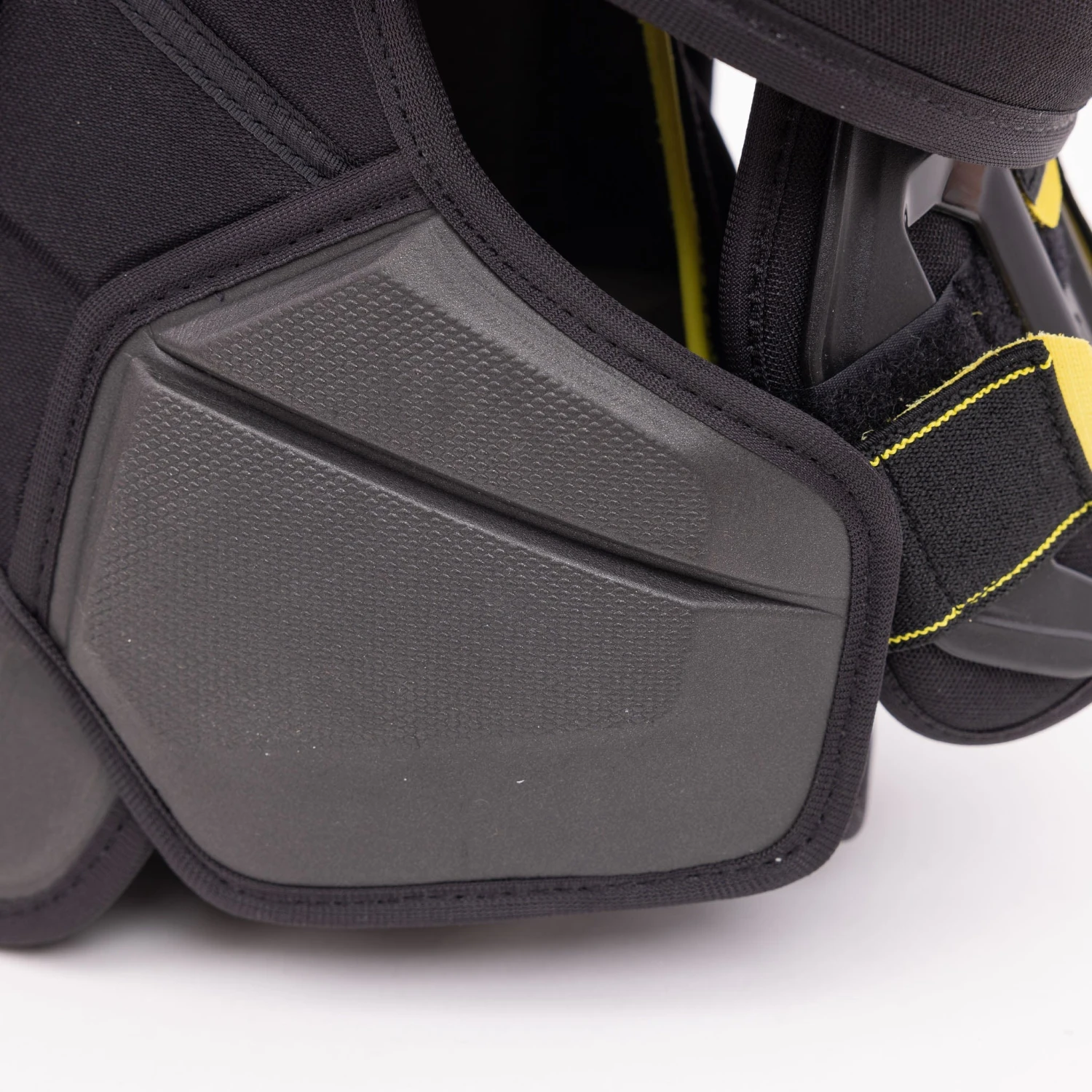 CCM Tacks AS-V Junior Hockey Shoulder Pads 9 CCM Tacks AS-V Junior Hockey Shoulder Pads - Image 7
