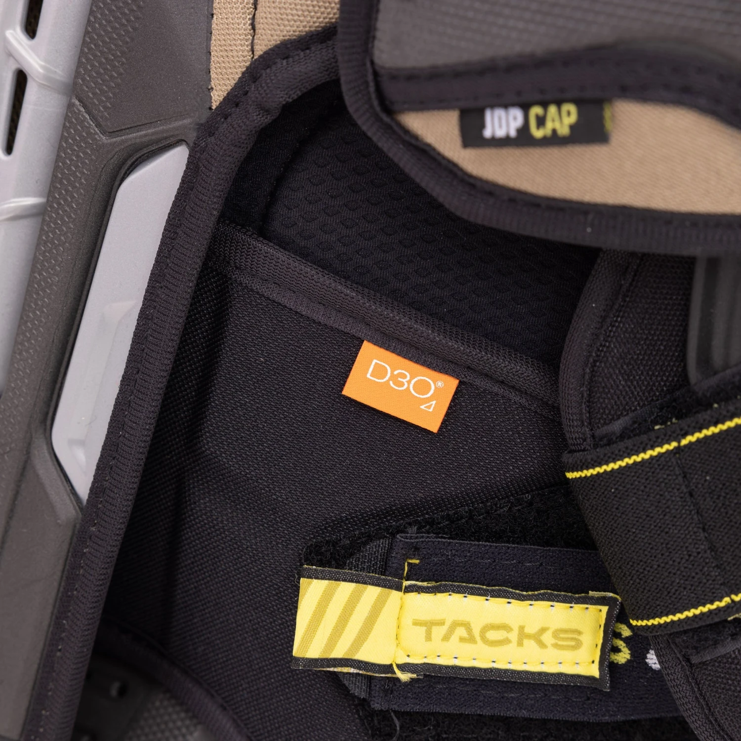 CCM Tacks AS-V Junior Hockey Shoulder Pads 12 CCM Tacks AS-V Junior Hockey Shoulder Pads - Image 10