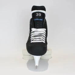 TRUE Player Senior Hockey Skates - Pro Stock - Shift Holder - "39" - Size 6 -Hockey Sales Shop true hockey skates true player senior hockey skates pro stock shift holder 39 size 6 6 r standard 15187096993858