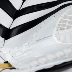 Vaughn Ventus SLR2 Pro Carbon Senior Goalie Catcher -Hockey Sales Shop vaughn catchers vaughn ventus slr2 pro carbon senior goalie catcher 28702202822722