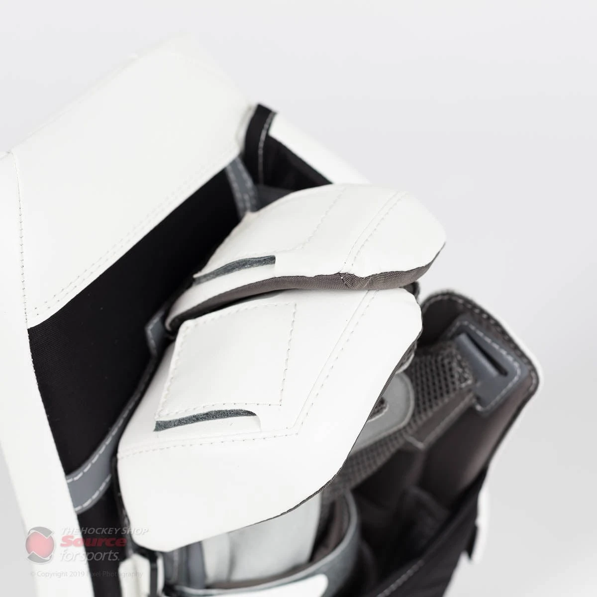 Warrior Ritual G4 Intermediate Goalie Blocker 10 Warrior Ritual G4 Intermediate Goalie Blocker - Image 8